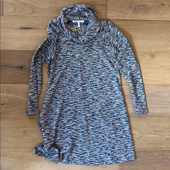 BCBG Generation sweater tunic - Picture 1 of 2